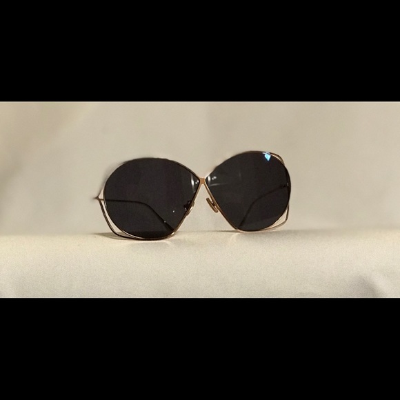 Accessories - Picture 3 of 3